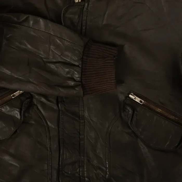 Women'S Brown Vintage 1990S Leather Bomber Jacket Close Up